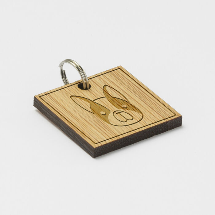 Médaille personnalisée bois gravée carré 27x27 mm illustration chien