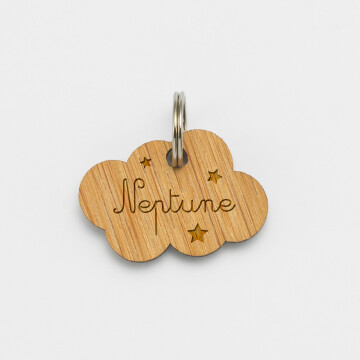 Médaille chat gravée bois nuage 25x18 mm