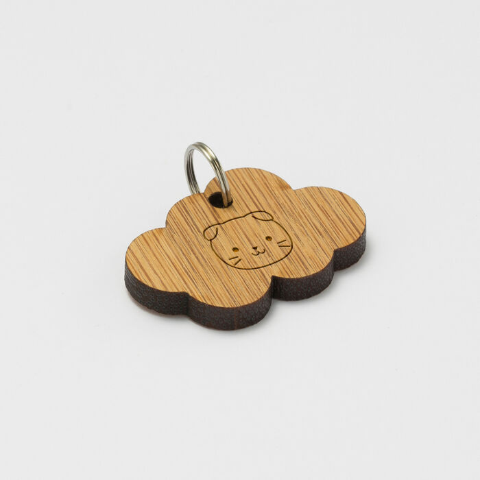 Médaille chat gravée bois nuage 25x18 mm