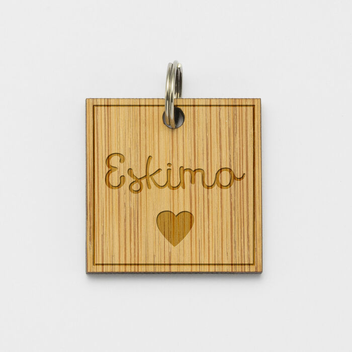 Médaille chat gravée bois carré 27x27 mm