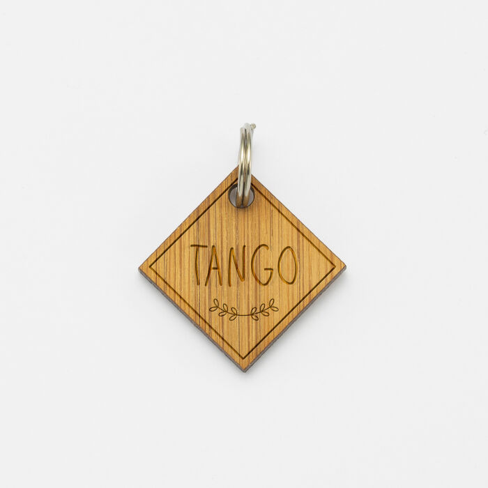 Médaille chat gravée bois losange 25x25 mm