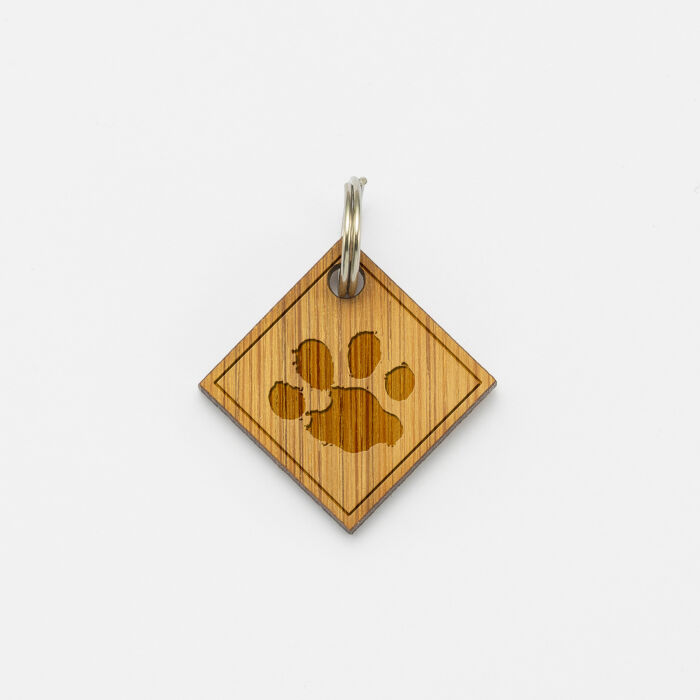 Médaille chat gravée bois losange 25x25 mm