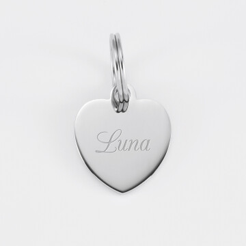 Médaille chat gravée acier argenté coeur 18x22 mm