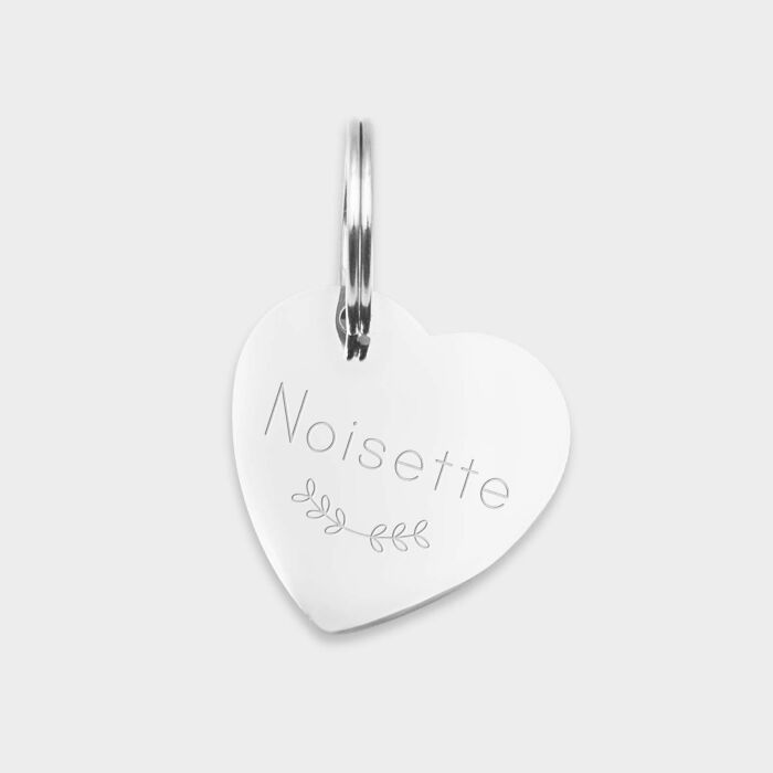 Médaille chat gravée acier argenté coeur biais 19x21 mm