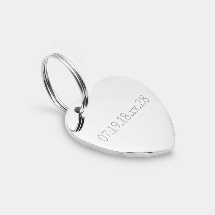 Médaille chat gravée acier argenté coeur biais 19x21 mm