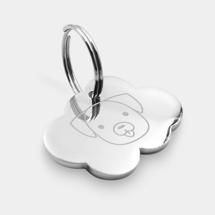 Médaille chien gravée acier argenté nuage 36x25 mm