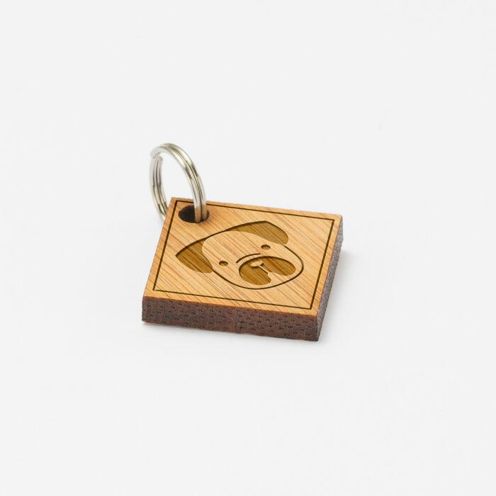 Médaille chien gravée bois losange 25x25 mm