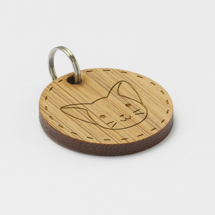 Médaille chat gravée bois ronde 28 mm