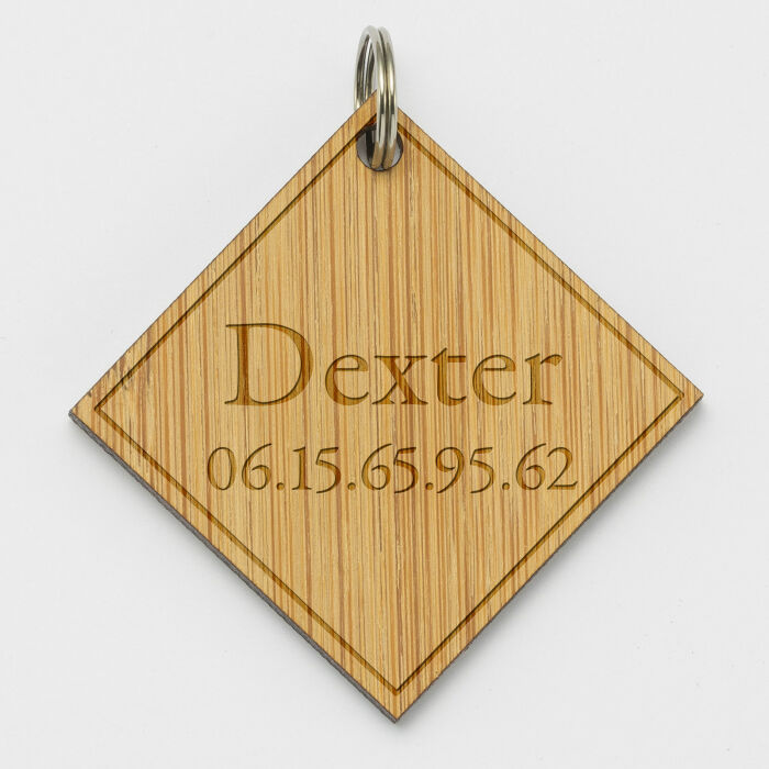 Médaille chien gravée bois losange 45x45 mm - nom + numero